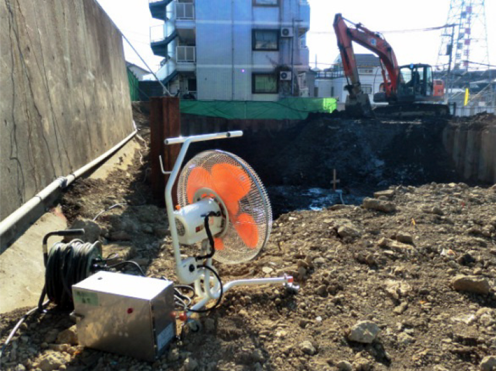 掘削工事現場(廃棄物混入)